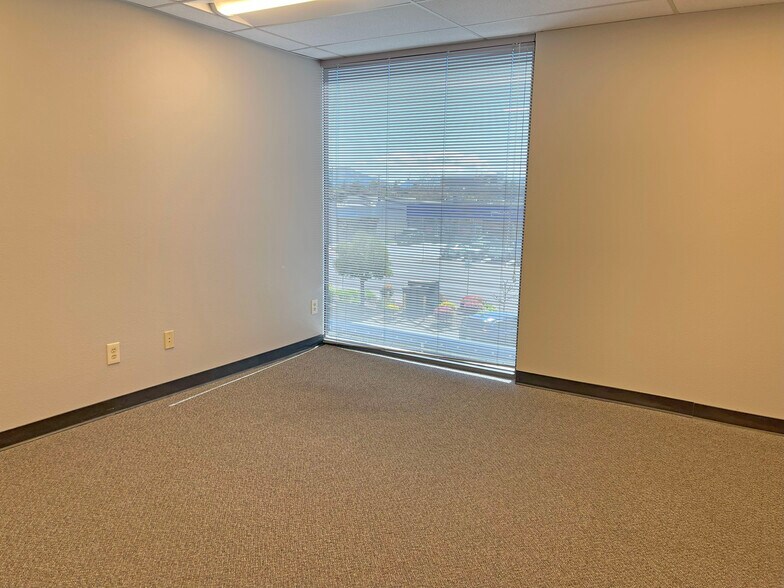 More Photos Of 3201 Cleveland Ave, Santa Rosa Office For Sale