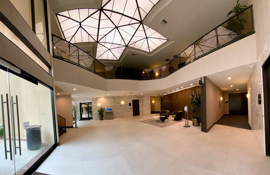 More Photos Of 5743 Corsa Ave, Westlake Village Office For Lease