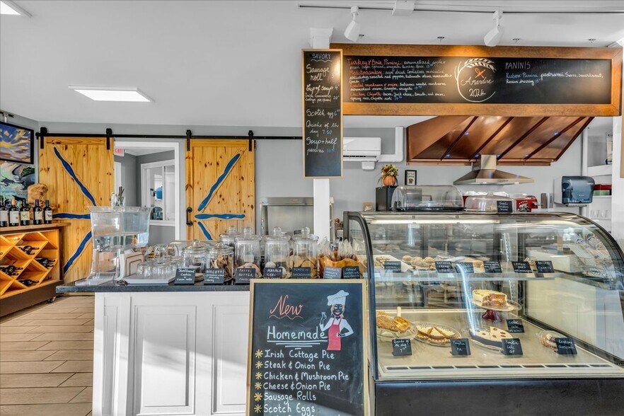 More Photos Of 357 W Main St, Searsport Freestanding For Sale