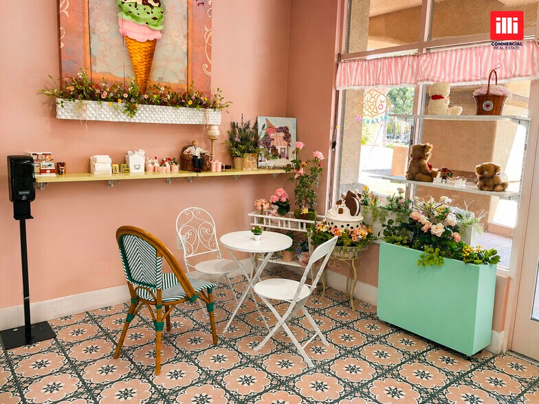 More Photos Of 3825-3963 E Thousand Oaks Blvd, Westlake Village General Retail For Lease