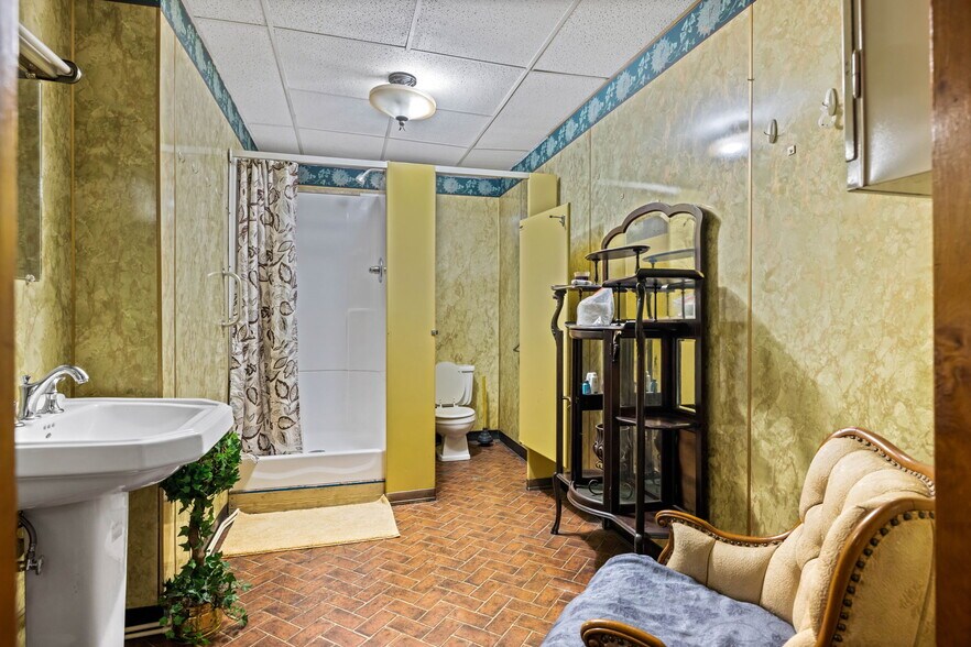 More Photos Of 1000 W State St, Coal Township Restaurant For Sale