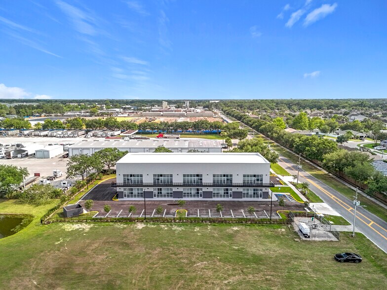 More Photos Of 705 Hennis Rd, Winter Garden Showroom For Sale