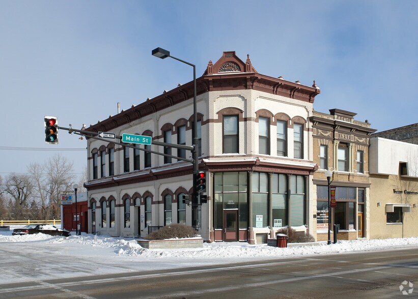 More Photos Of 201 N Main St, Crookston Storefront Retail Residential For Lease