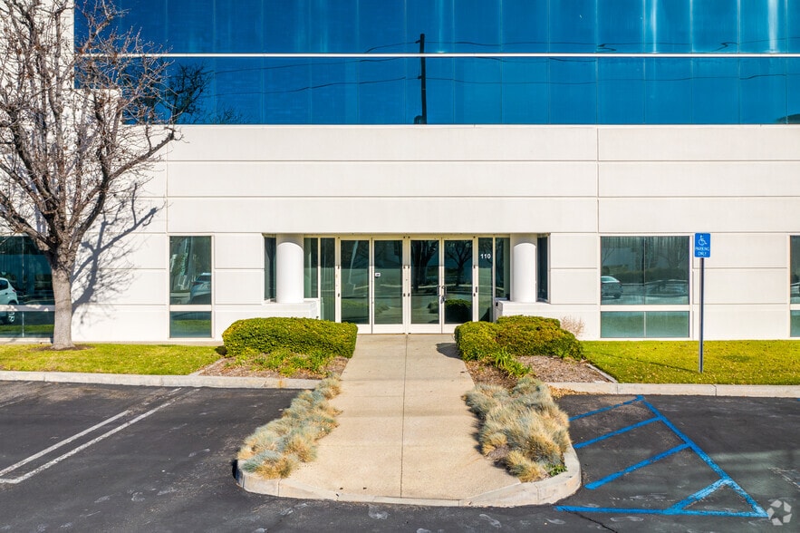 26025 Mureau Rd, Calabasas, CA 91302 Office For Lease