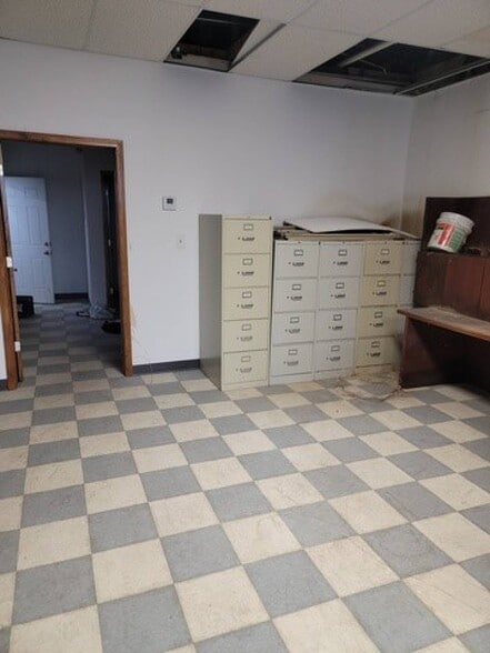 More Photos Of 6218 S Western Ave, Chicago Storefront Retail Residential For Sale