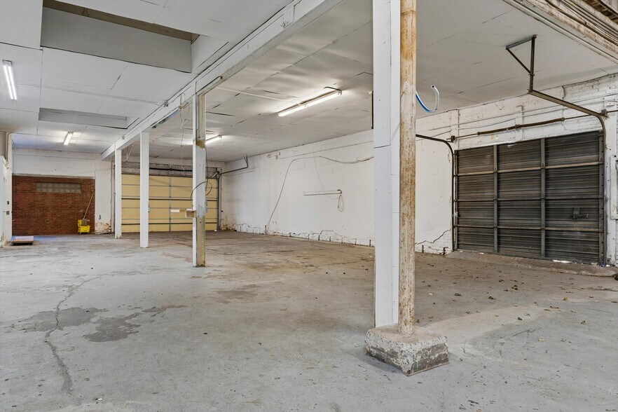 More Photos Of 215 N Western Ave, Oklahoma City Warehouse For Lease