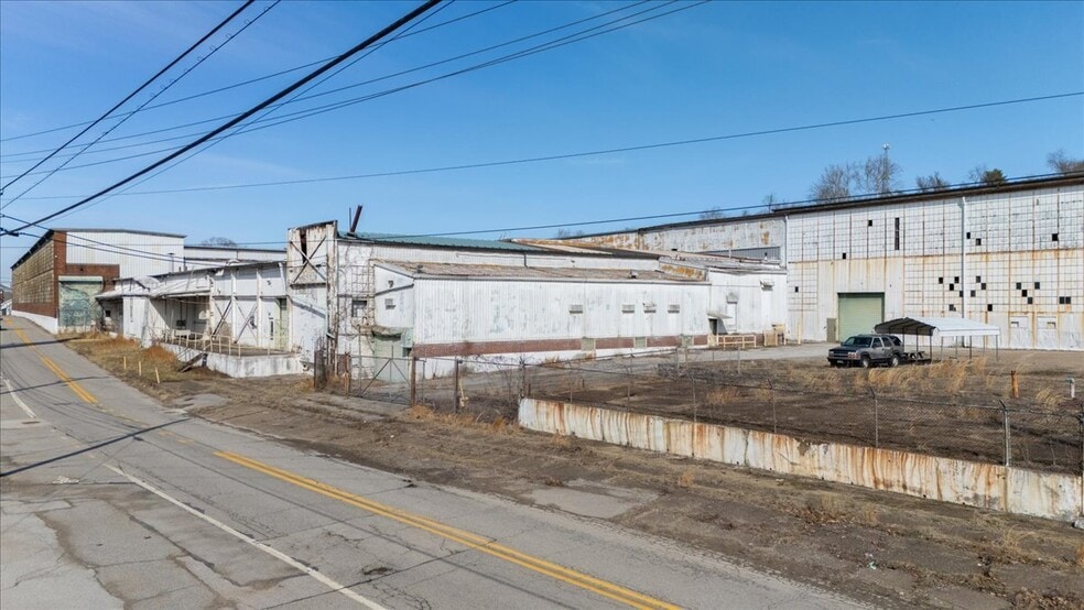More Photos Of 625 Depot St, Parkersburg Warehouse For Sale