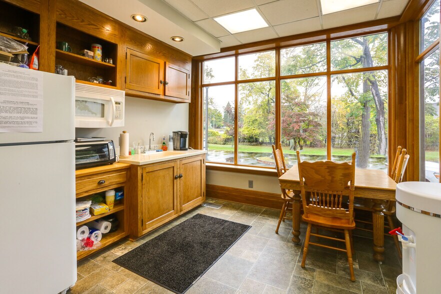 More Photos Of 4588 S Park Ave, Hamburg Office Residential For Sale