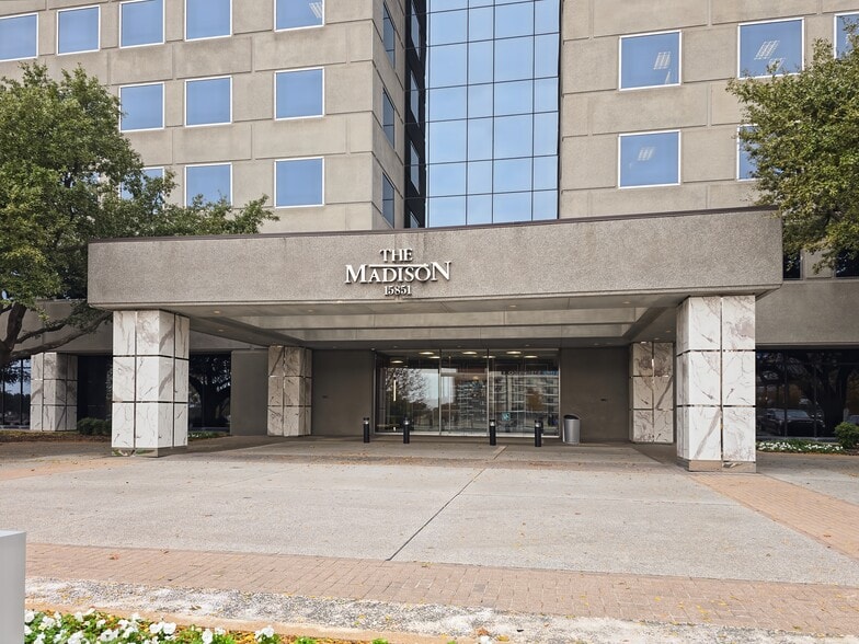 More Photos Of 15851 Dallas Pkwy, Addison Coworking Space