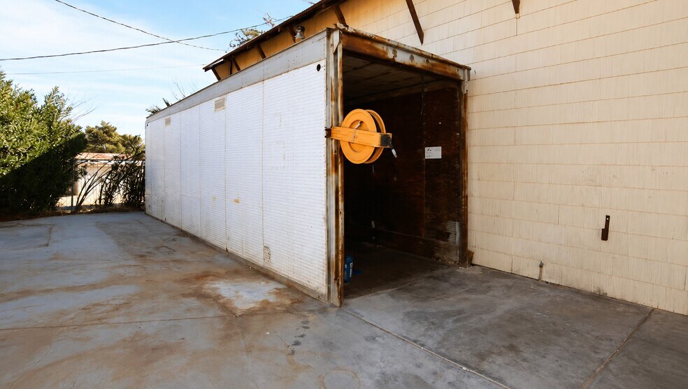 More Photos Of 35633 Highway 66, Daggett Warehouse For Sale