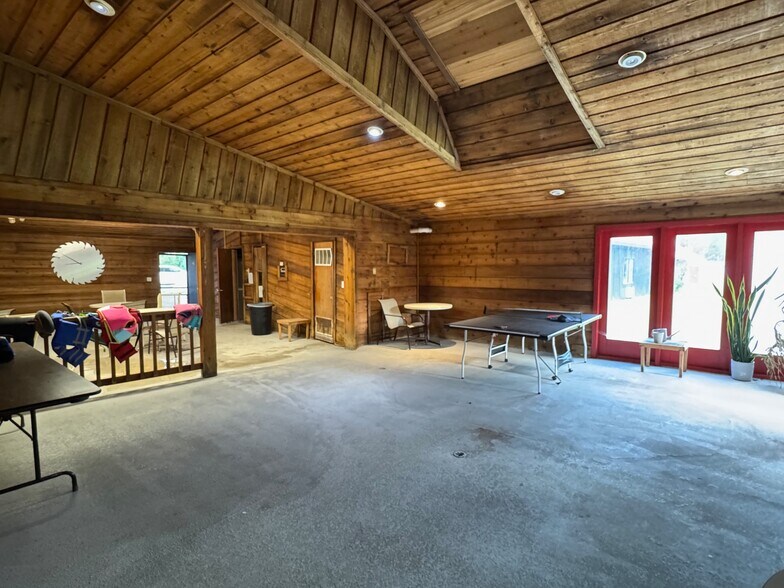 More Photos Of 9966 N State Road 27, Hayward Hotel For Sale