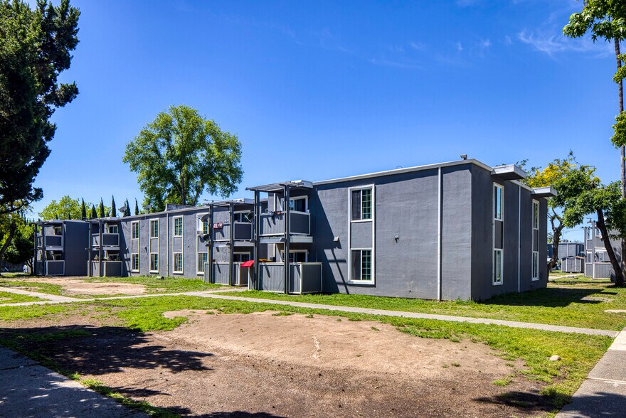 More Photos Of 6267 Martin Luther King Jr Blvd, Sacramento Apartments For Sale