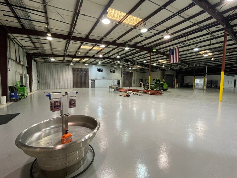 More Photos Of 134 Roger Thomas Rd, Cadiz Warehouse For Sale