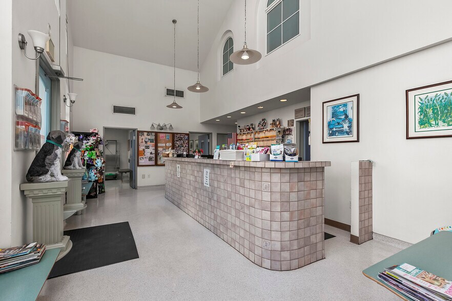 More Photos Of 1964-1968 Sunset Cliffs Blvd, San Diego Medical For Sale