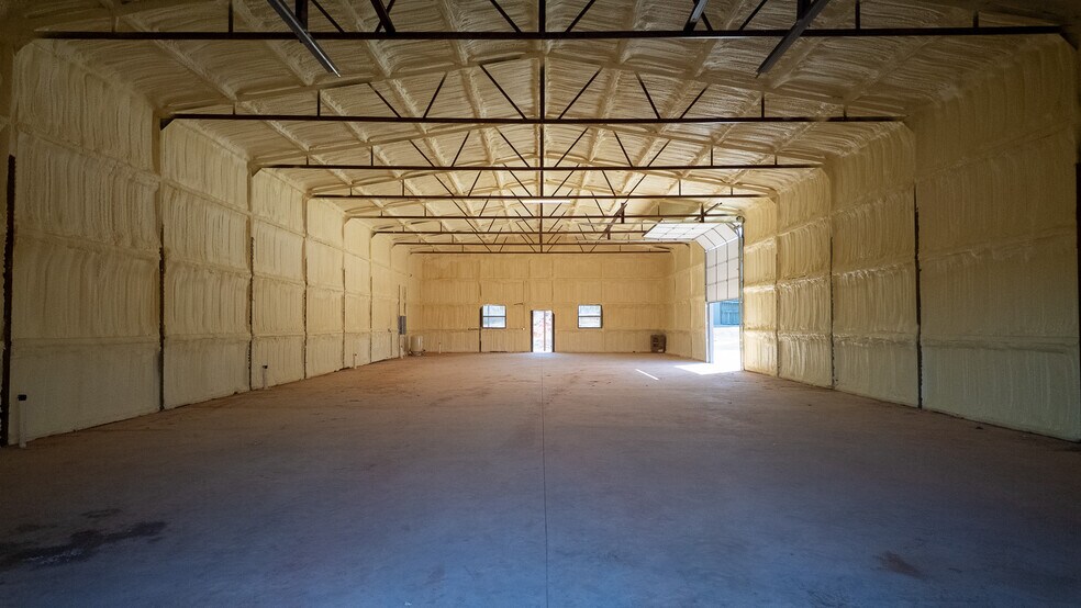 More Photos Of 11515 Maui Ln, Edmond Warehouse For Sale