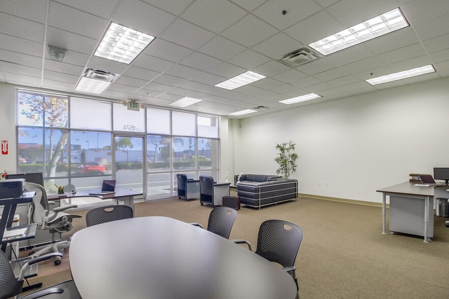 More Photos Of 1568 Lancaster Point Way, San Diego Flex For Sale