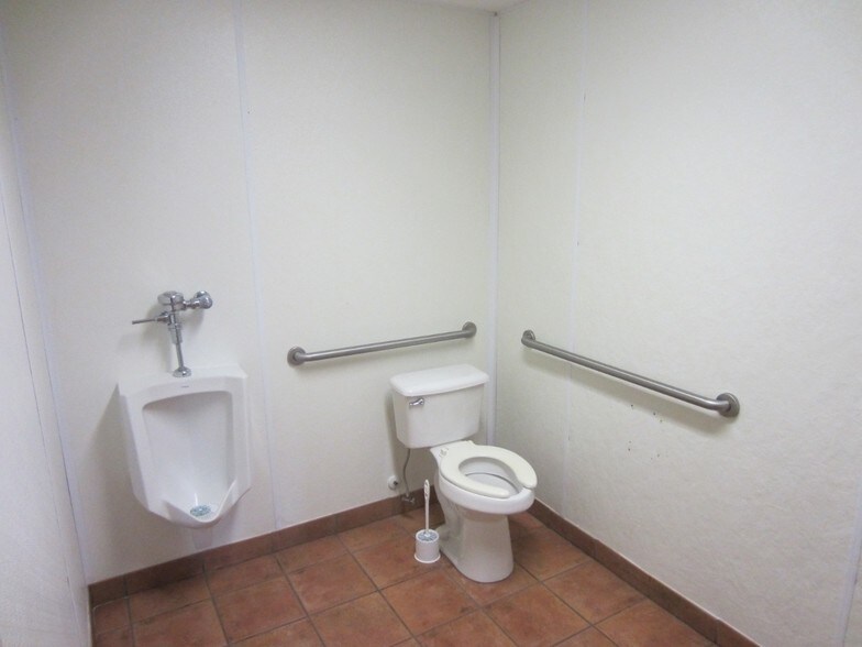 More Photos Of 209 Loews Dr, North Versailles Fast Food For Sale