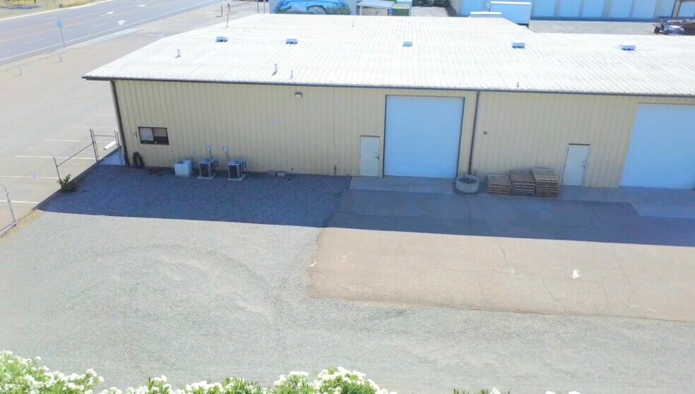 More Photos Of 22755 Antelope Blvd, Red Bluff General Retail For Lease