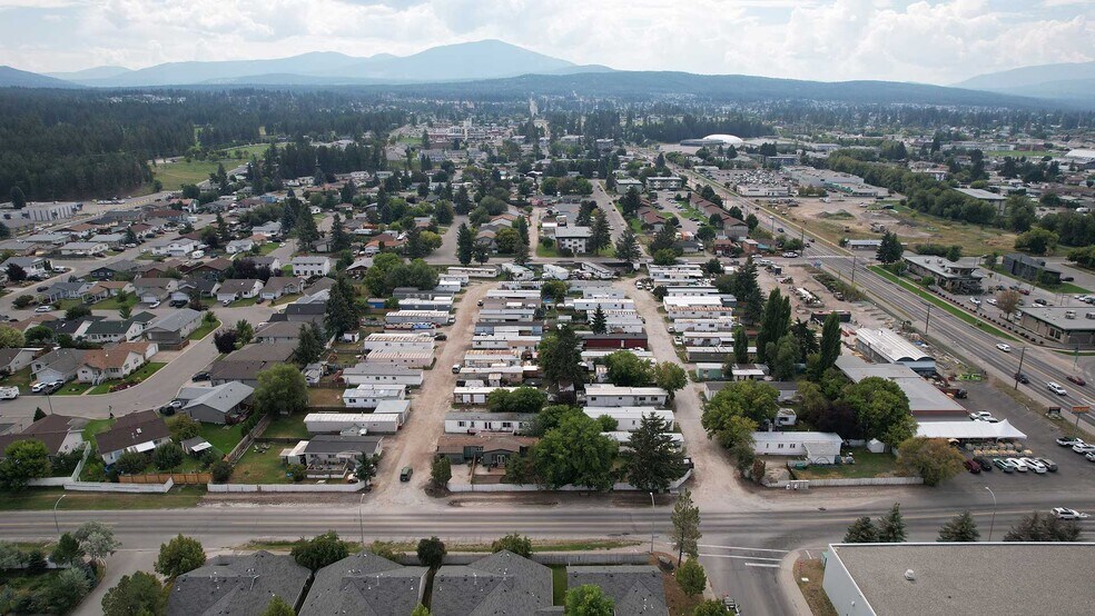 More Photos Of 2025 N 10th St, Cranbrook Manufactured Housing Mobile Home Park For Sale