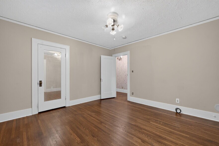 More Photos Of 119 S Adams St, Glendale Multifamily For Sale