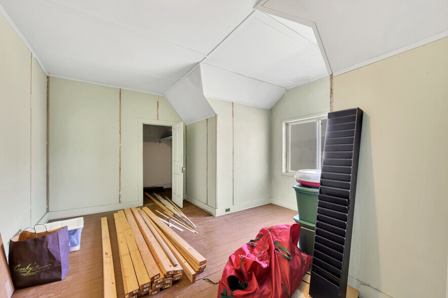 More Photos Of 1813 Main St, Blakely Office For Sale