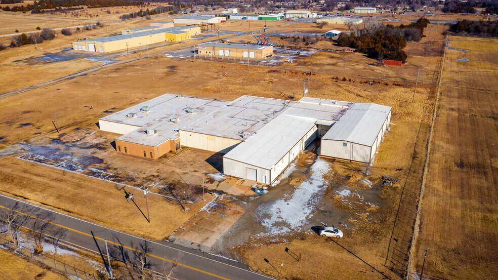 More Photos Of 730 E Eseco Rd, Cushing Warehouse For Sale