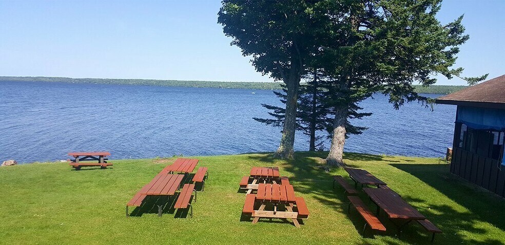 More Photos Of N9600 M64, Marenisco Hotel For Sale