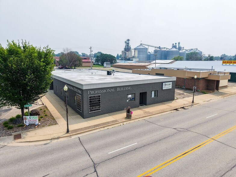 More Photos Of 100 2nd St SE, Stewartville Medical For Lease