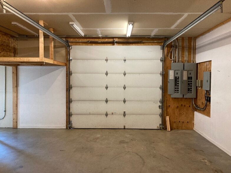 More Photos Of 5289 Rice Lake Rd, Duluth Freestanding For Sale