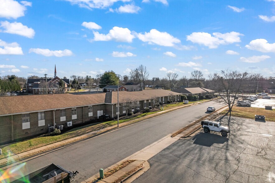 More Photos Of 9380 Forestwood Ln, Manassas Office For Lease
