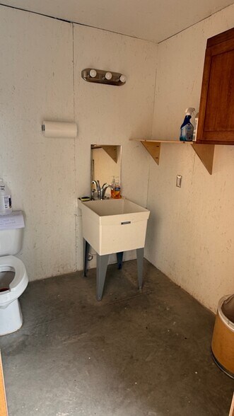 More Photos Of 3331 M 18, Beaverton Manufacturing For Sale