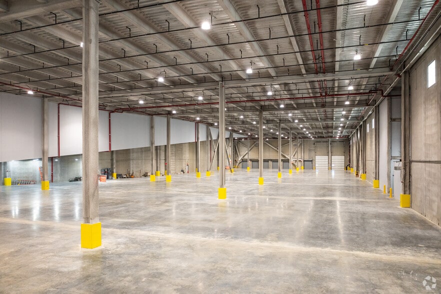 More Photos Of 28-10 Whitestone Expy, Queens Warehouse For Lease