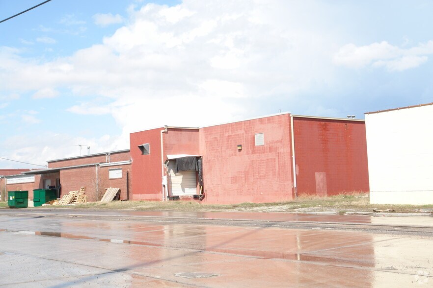 More Photos Of 901 E Morris St, Wichita Warehouse For Sale
