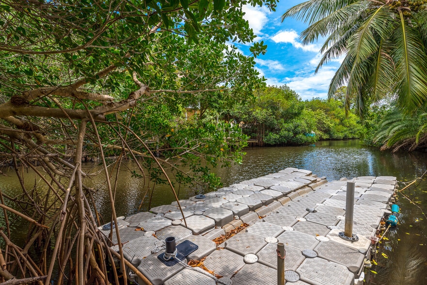 More Photos Of 201 Sw 6th St, Stuart Office For Sale