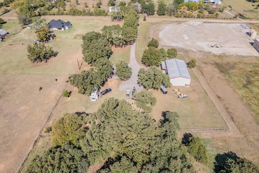 More Photos Of 327 County Road 4851, Newark Industrial For Lease