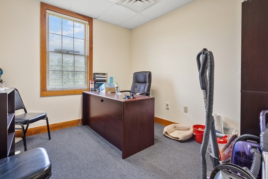 More Photos Of 41 Liberty Hill Rd, Henniker Medical For Sale