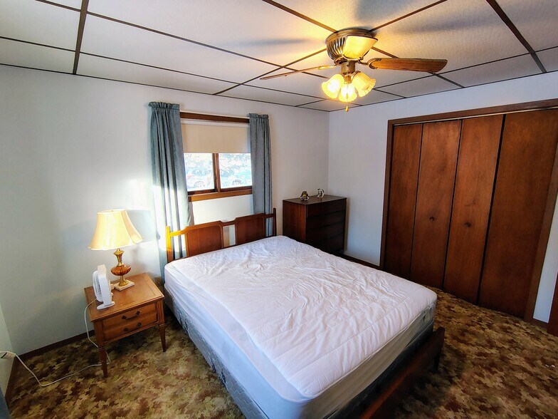 More Photos Of N16184 Old Hwy 13, Lake Service For Sale