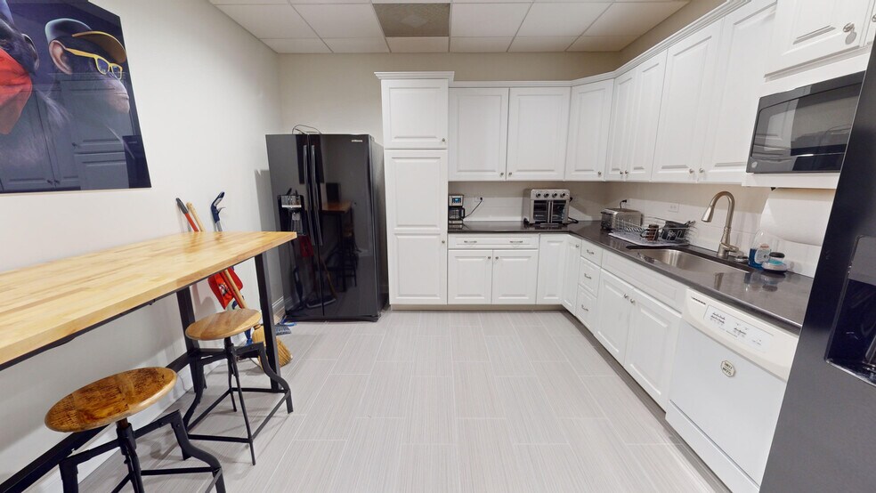 More Photos Of 40W320 Lafox Rd, St Charles Loft Creative Space For Sale