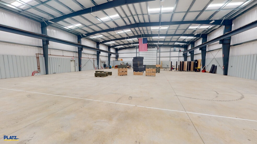 More Photos Of 2430 Funston St, Youngstown Warehouse For Lease