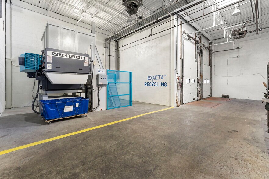 More Photos Of 100-118 John F Kennedy Dr N, Bloomfield Warehouse For Lease