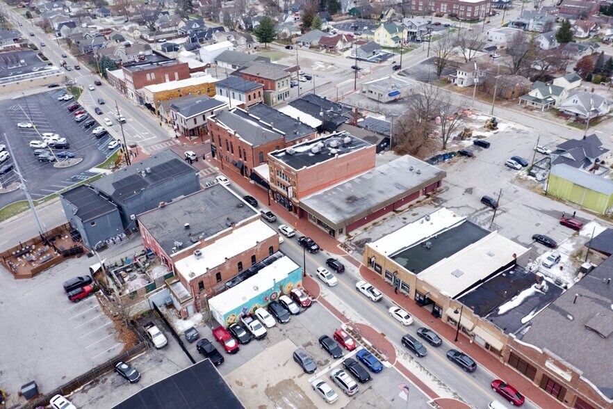 More Photos Of 137 S Madison Ave, Greenwood Storefront For Sale
