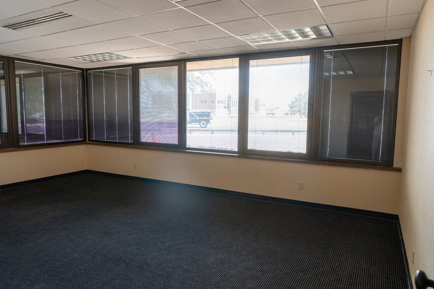 More Photos Of 125 W Missouri Ave, Midland Office For Lease