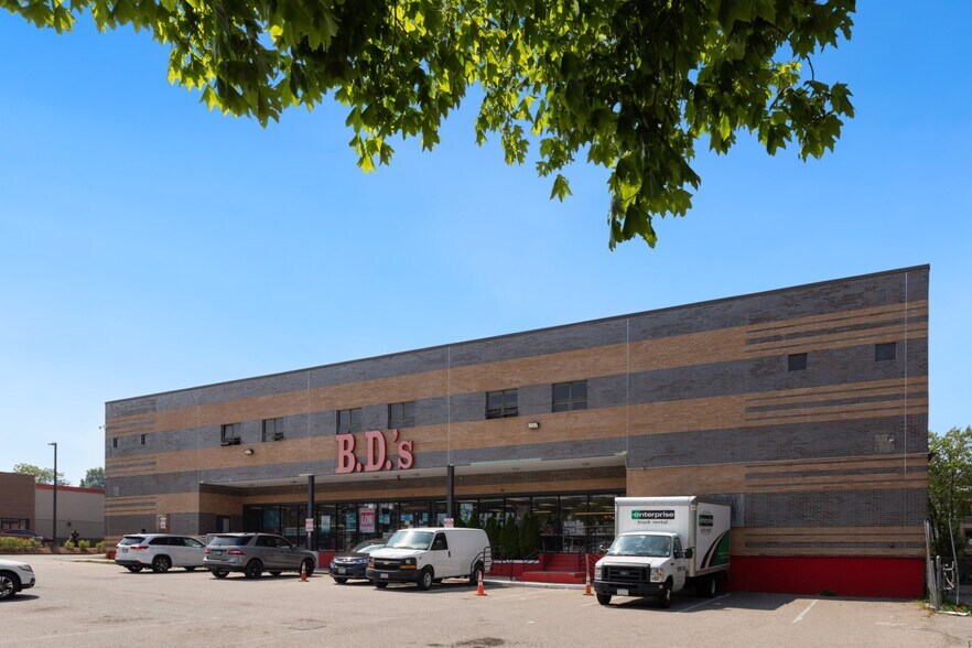 More Photos Of 98 Washington St, Boston Freestanding For Sale