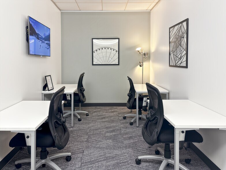 More Photos Of 21 Waterway Ave, The Woodlands Coworking Space