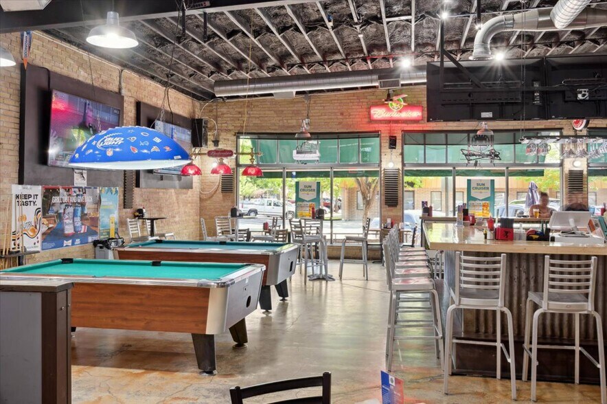 More Photos Of 430 N 1st St, Montrose General Retail For Sale