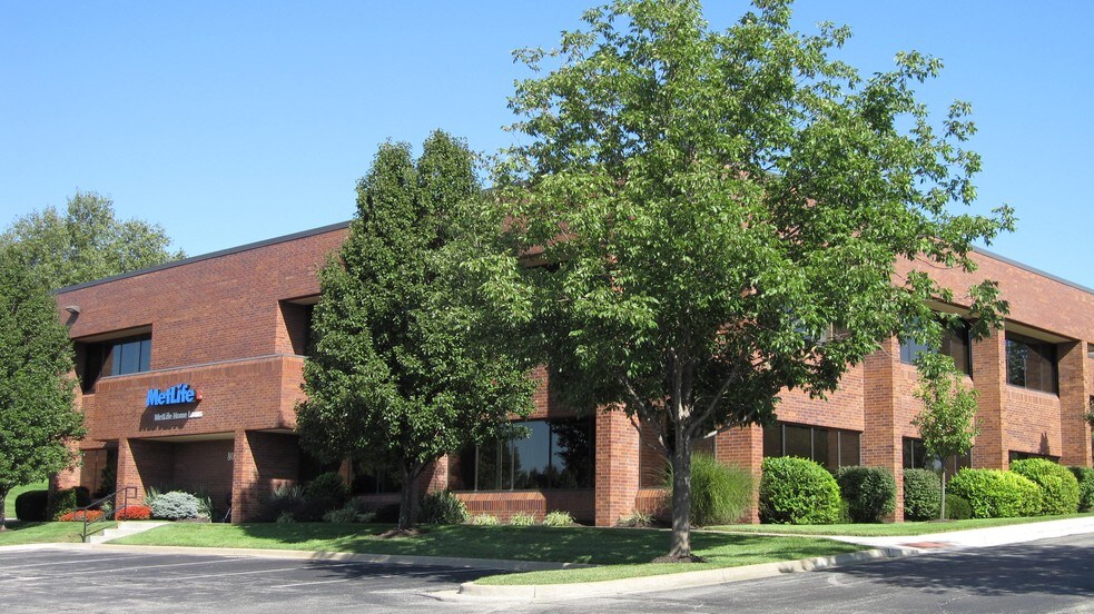 More Photos Of 8005 W 110th St, Overland Park Medical For Sale