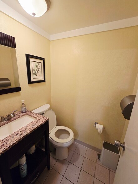 More Photos Of 4435 Curry Ford Rd, Orlando Medical For Sale