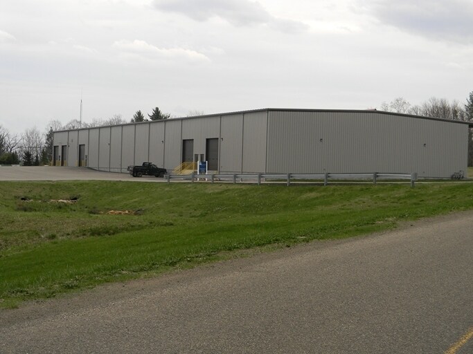 More Photos Of 212 Airport Rd, Lewis Run Warehouse For Lease
