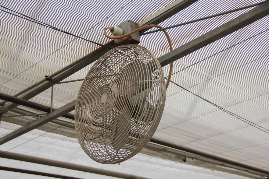 More Photos Of 609-621 E Maple Ave, Newark Light Manufacturing For Sale