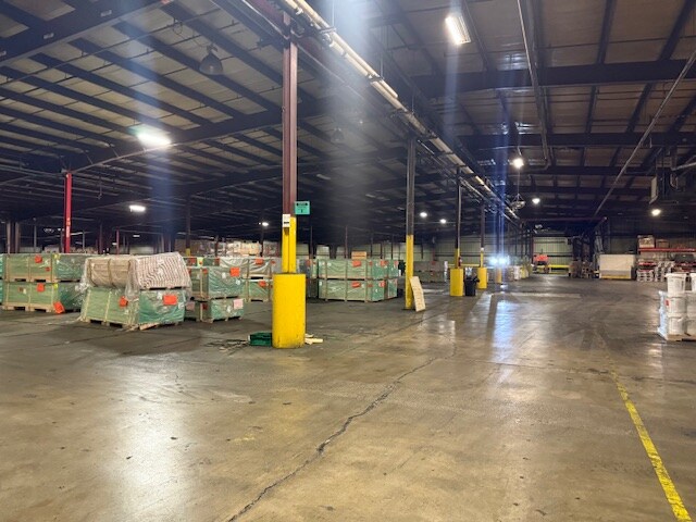 More Photos Of 301 N Taylor Rd, Garrett Warehouse For Lease